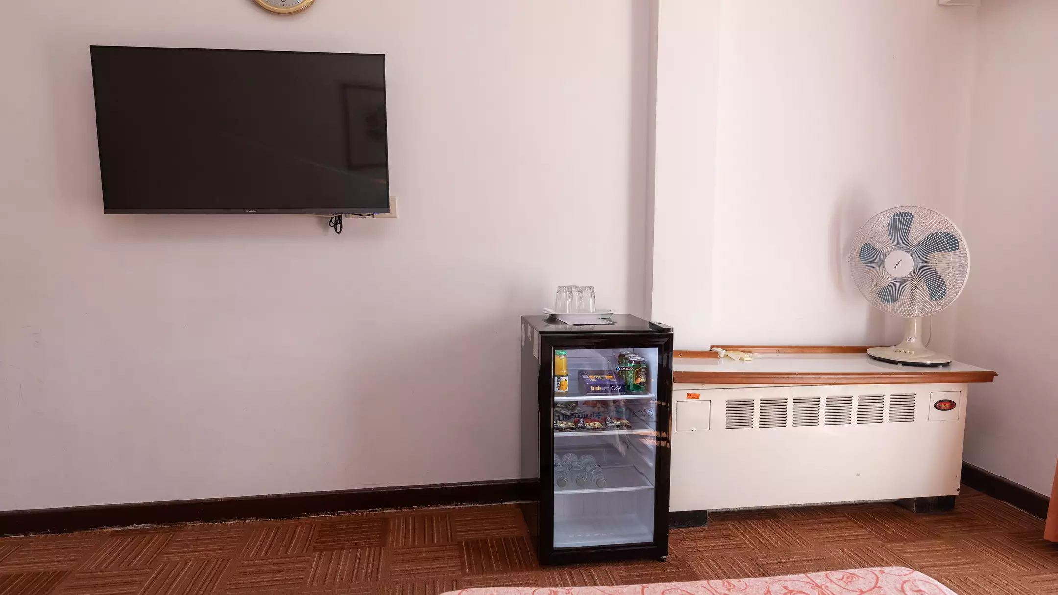 Alibaba https://cdn.alibaba.ir/ostorage/hotel-accommodation-images/674716b610d0d5745be3d0a2_هتل لاله سرعین - اتاق سه تخته دبل سینگل (2).webp